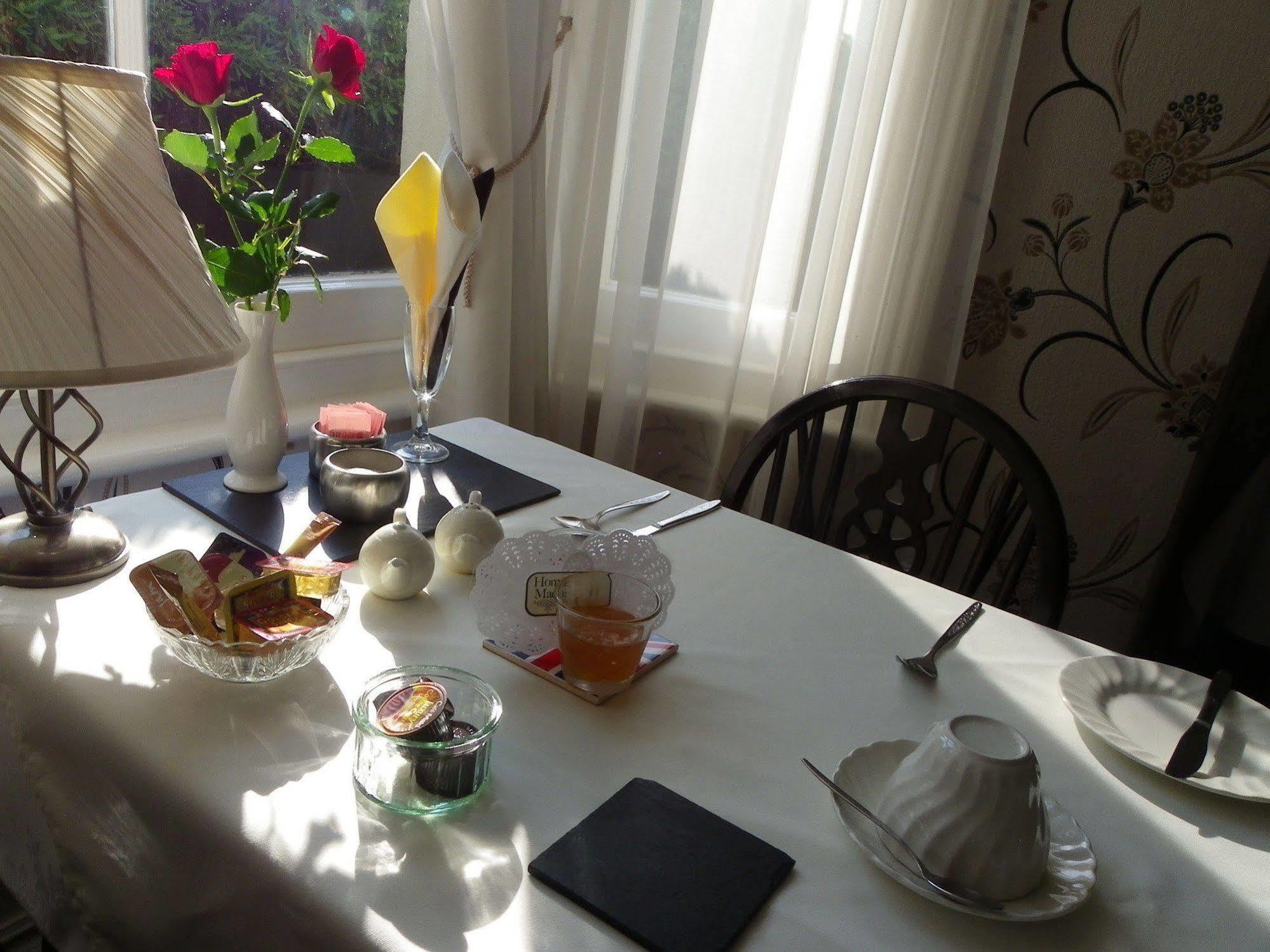 Maison Dieu Guest House Дувър Екстериор снимка